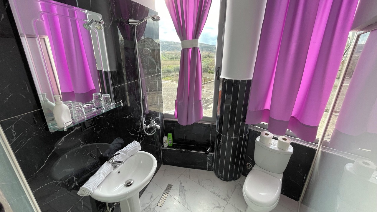 Photo of Bathroom in Mbrostar-Urë
