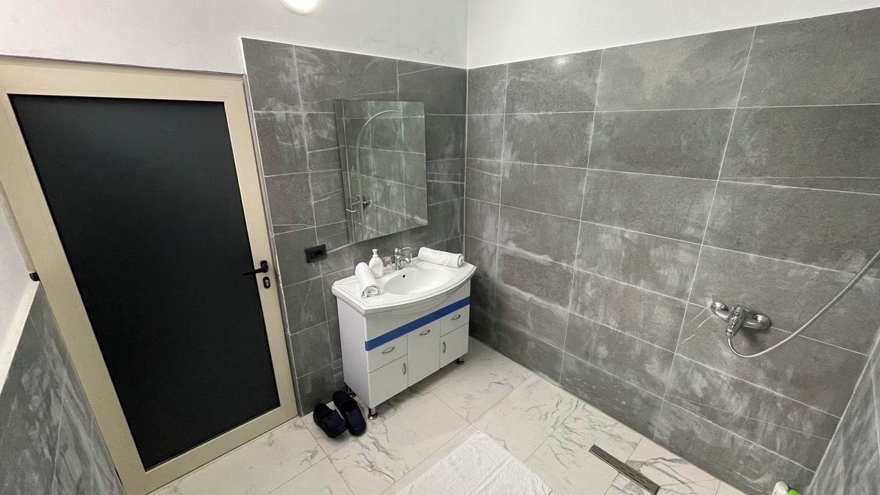 Photo of Bathroom in Mbrostar-Urë