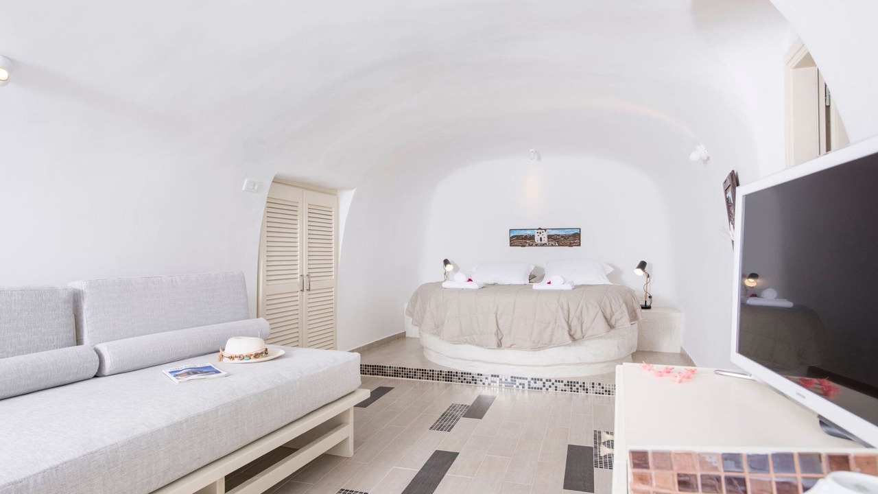 Photo of Others in Oia