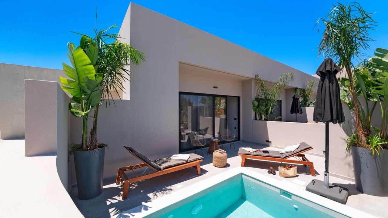Photo of Outdoor in Ixia