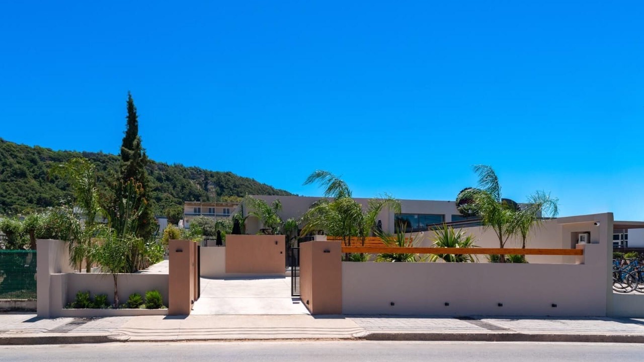 Photo of Outdoor in Ixia