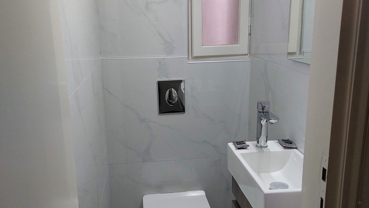 Photo of Bathroom in Ampelokipoi