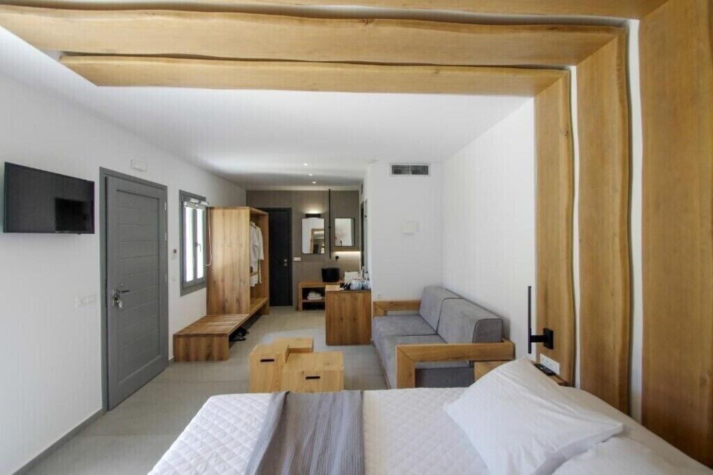 Photo of Bedroom in Kini