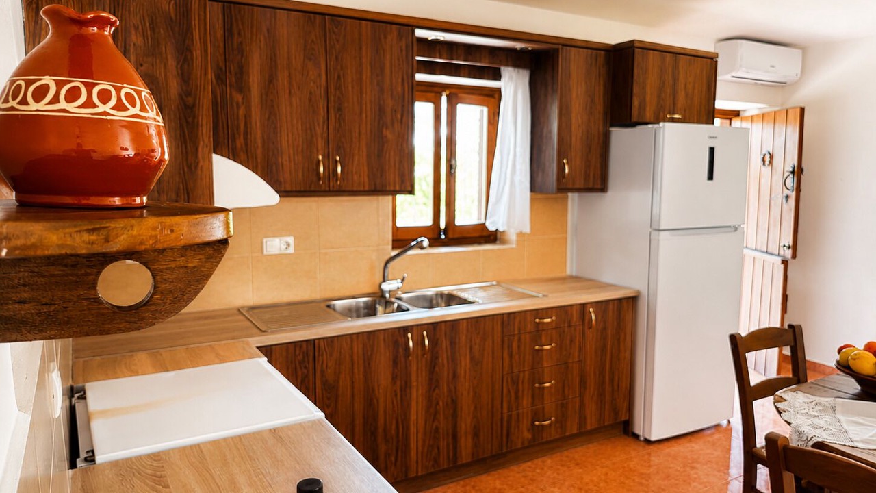 Photo of Kitchen in Panethimos