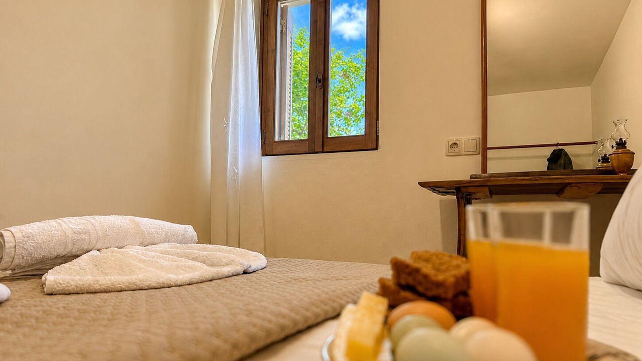 Photo of Bedroom in Panethimos