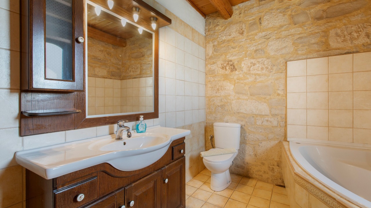 Photo of Bathroom in Geropotamos