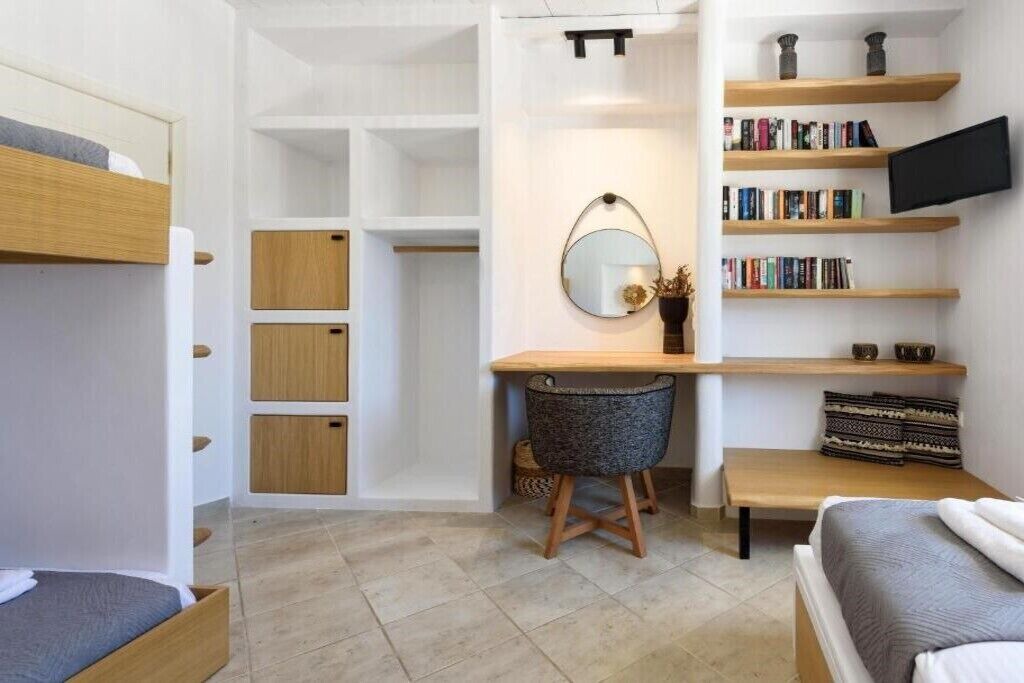 Photo of Bedroom in Drios