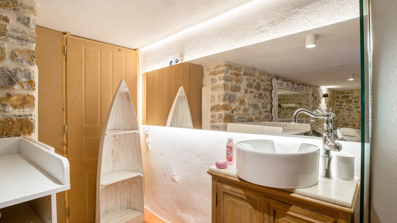 Photo of Bathroom in Naxos
