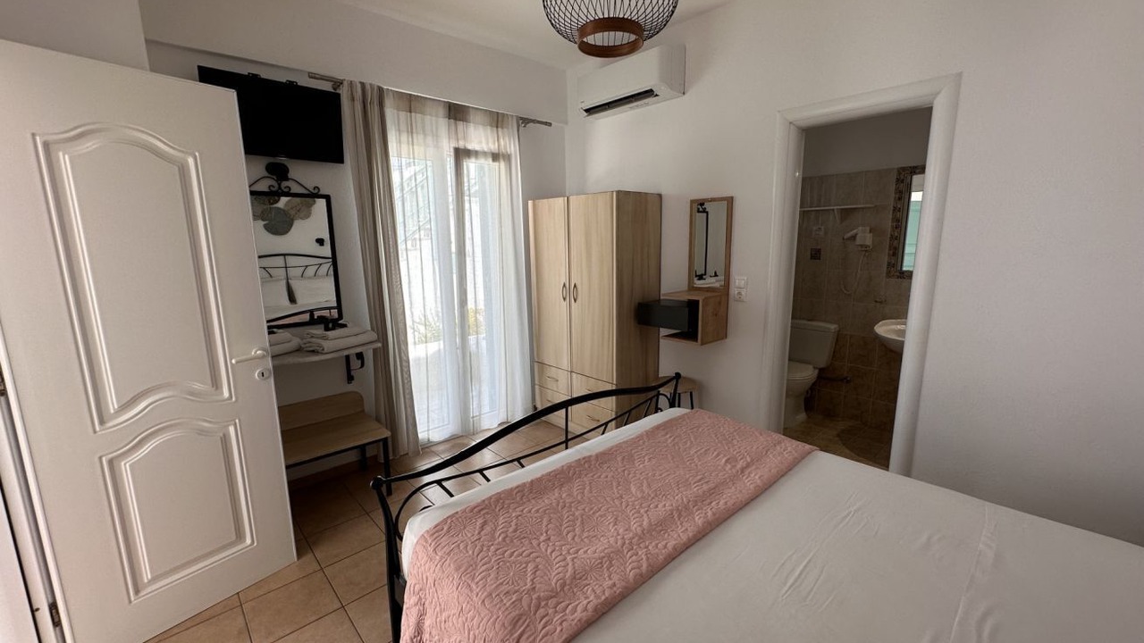 Photo of Bedroom in Ornos