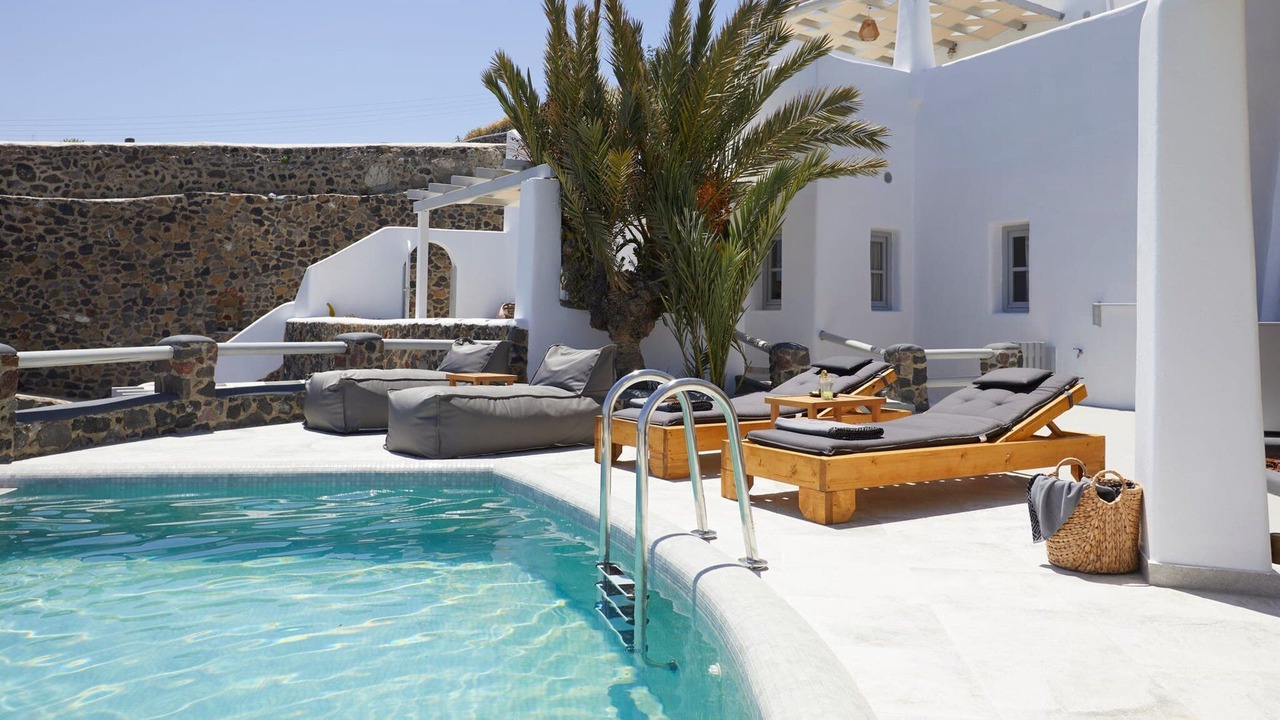 Photo of Others in Fira