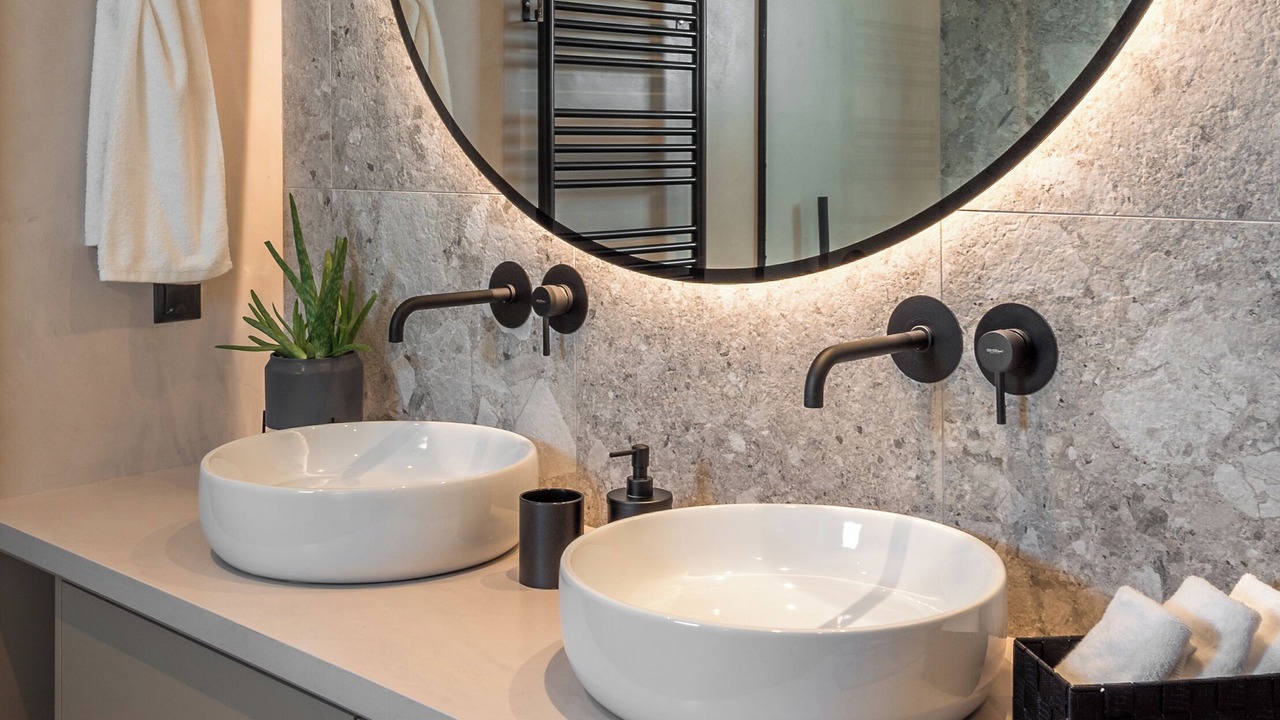 Photo of Bathroom in Alimos