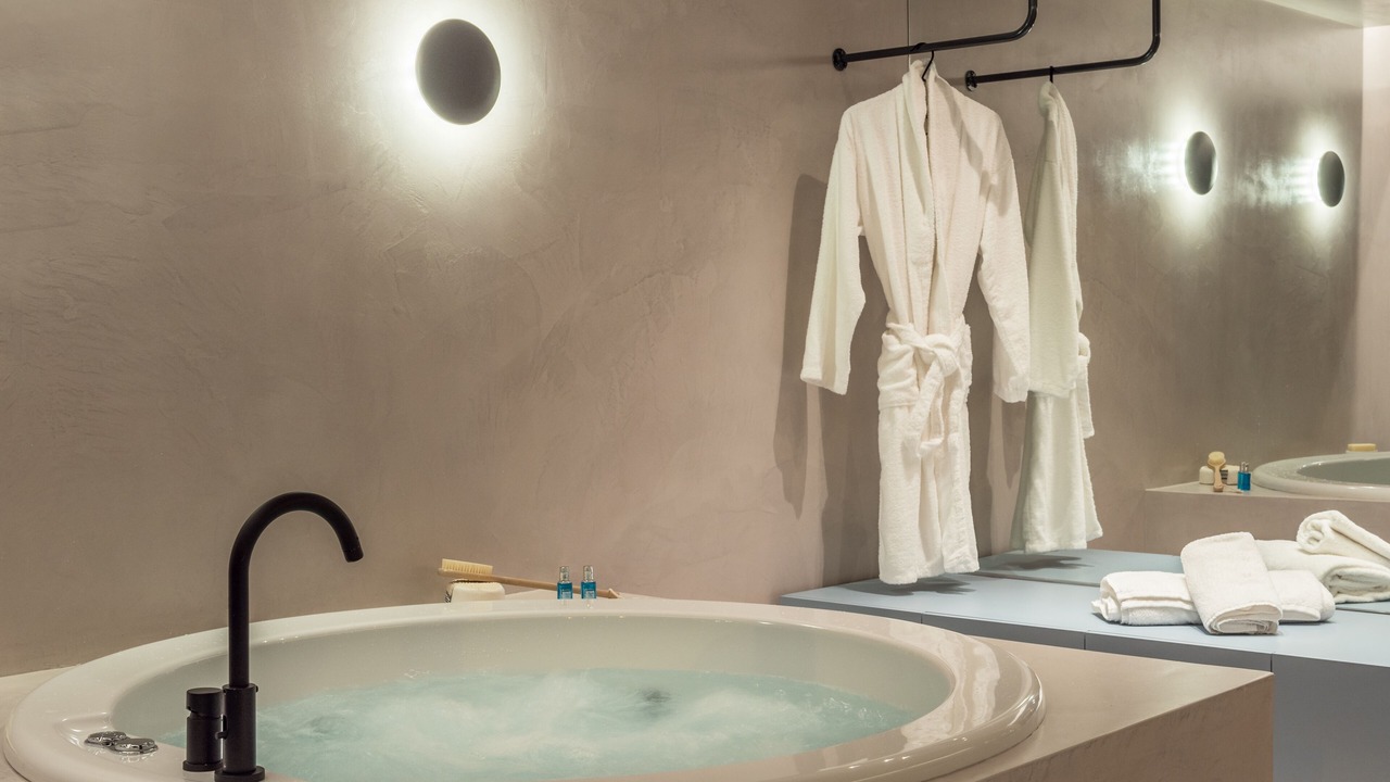 Photo of Bathroom in Alimos