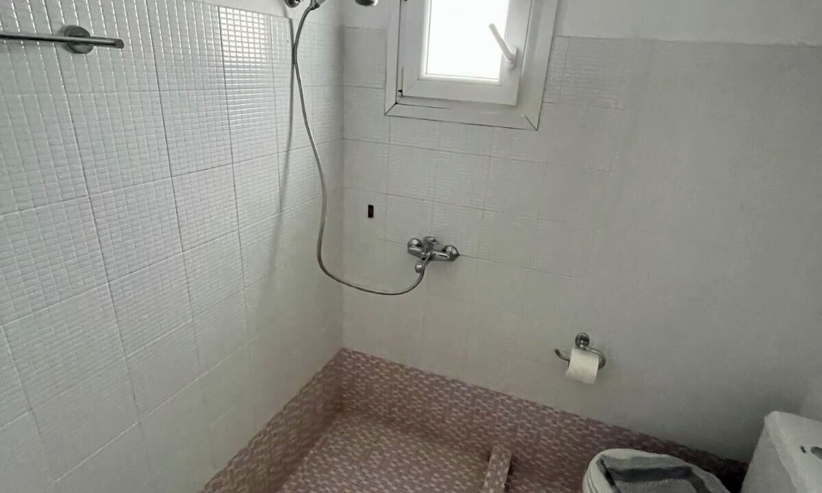 Photo of Bathroom in Glastros