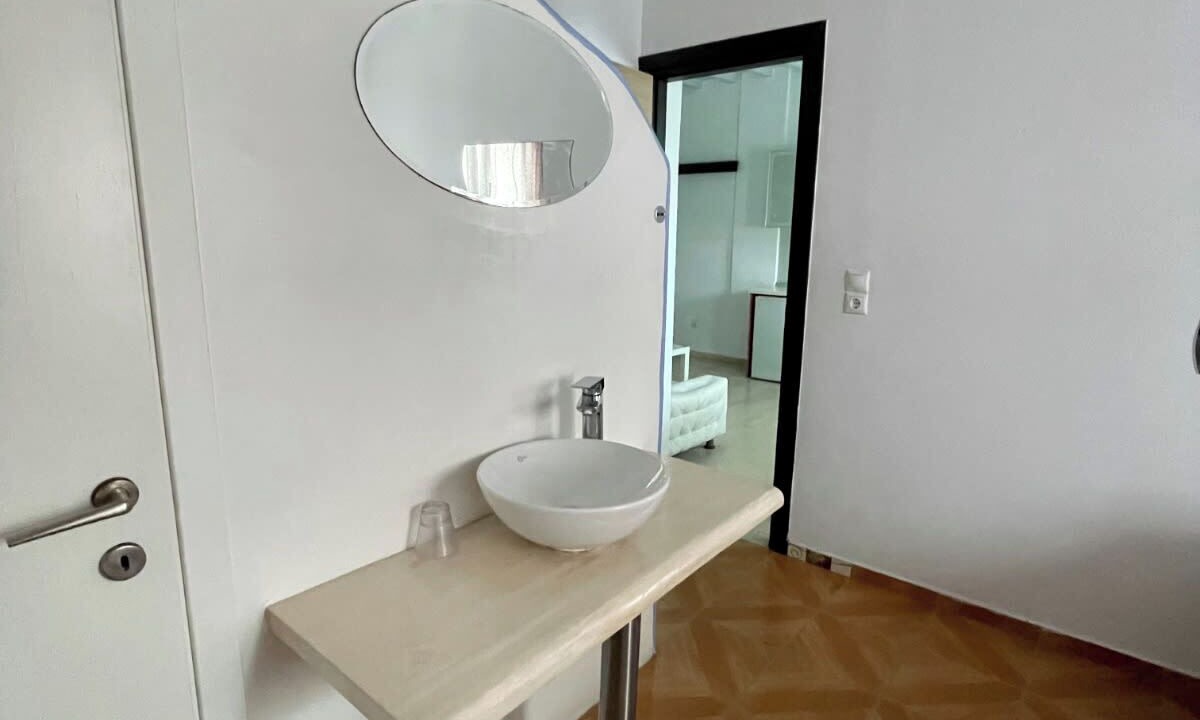 Photo of Bathroom in Glastros