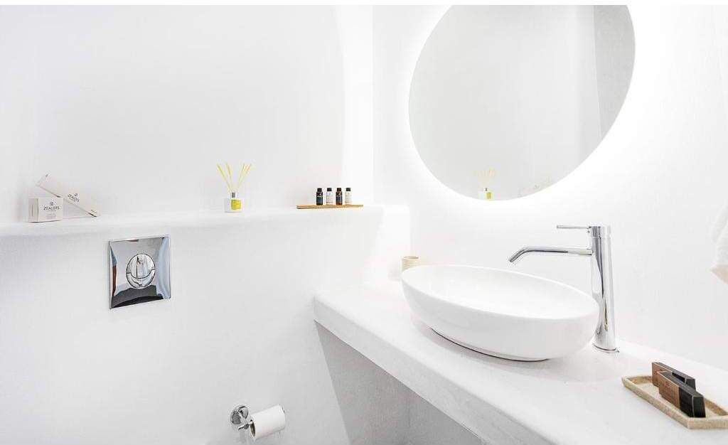Photo of Bathroom in Fira
