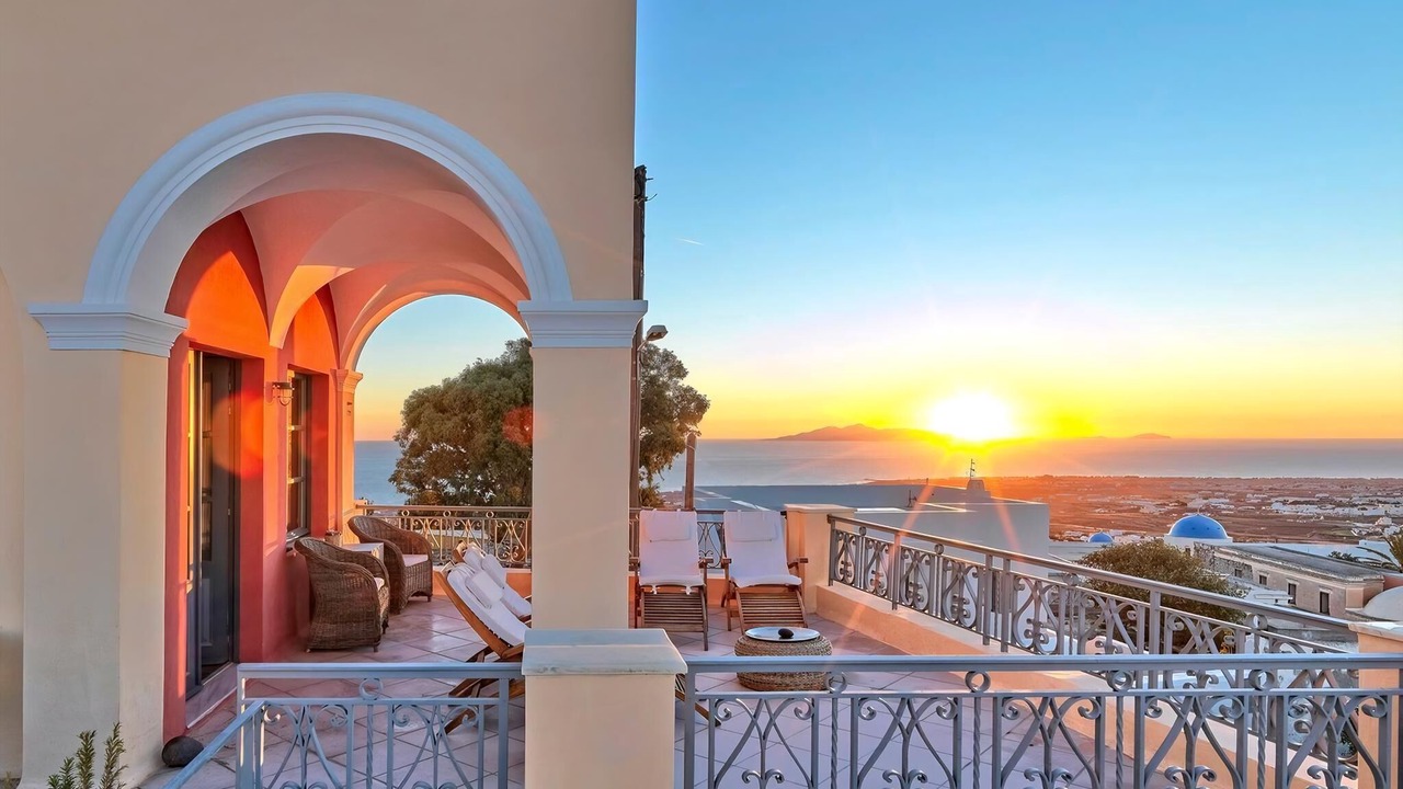 Photo of Others in Fira