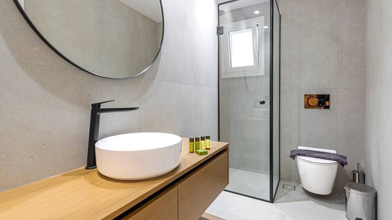 Photo of Bathroom in Ampelokipoi