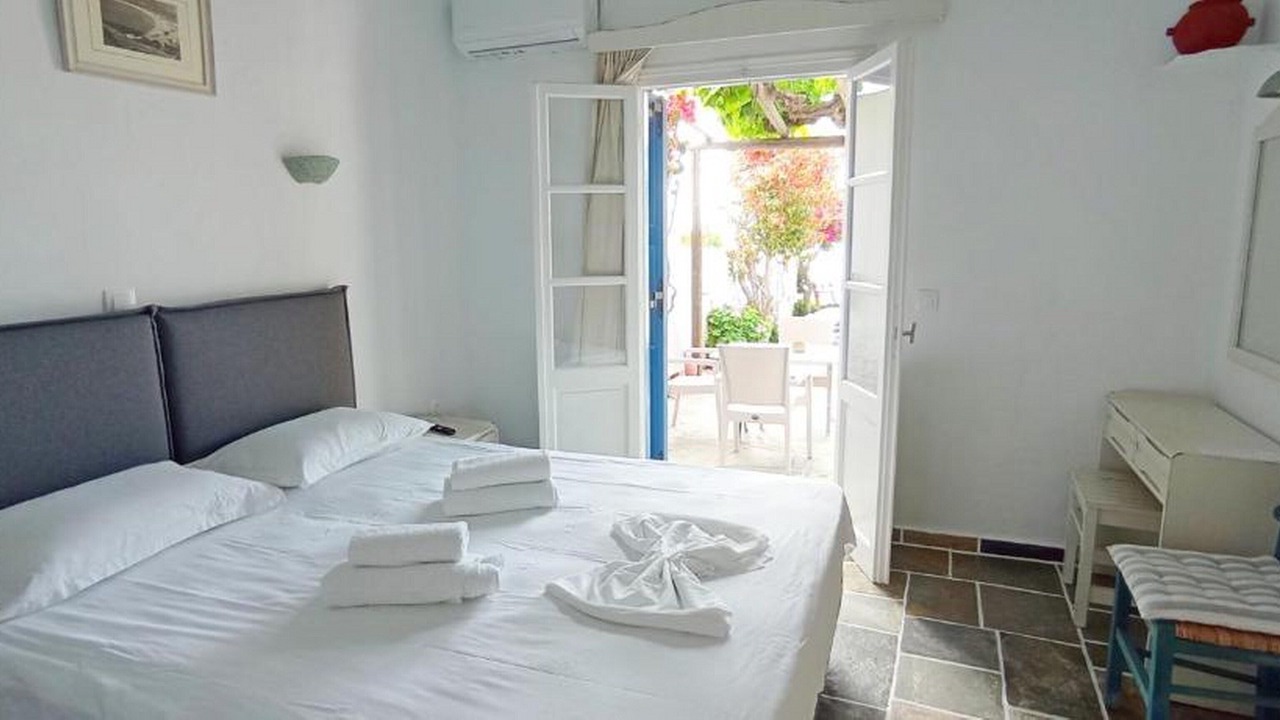 Photo of Bedroom in Platis Gialos