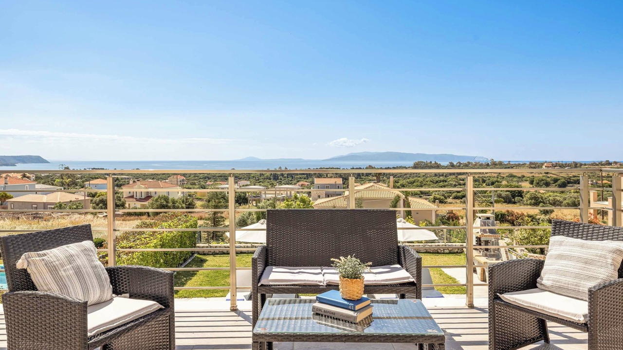 Photo of Patio Balcony in Karavados