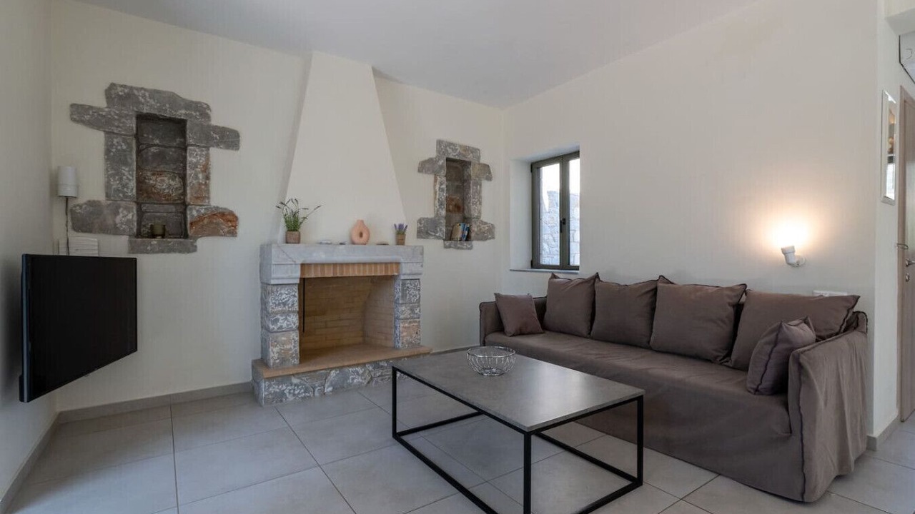 Photo of Livingroom in Lefktron