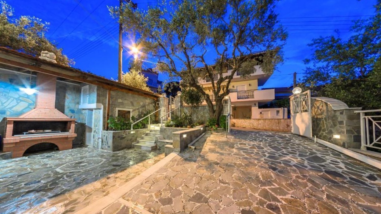 Photo of Patio Balcony in Alikanas