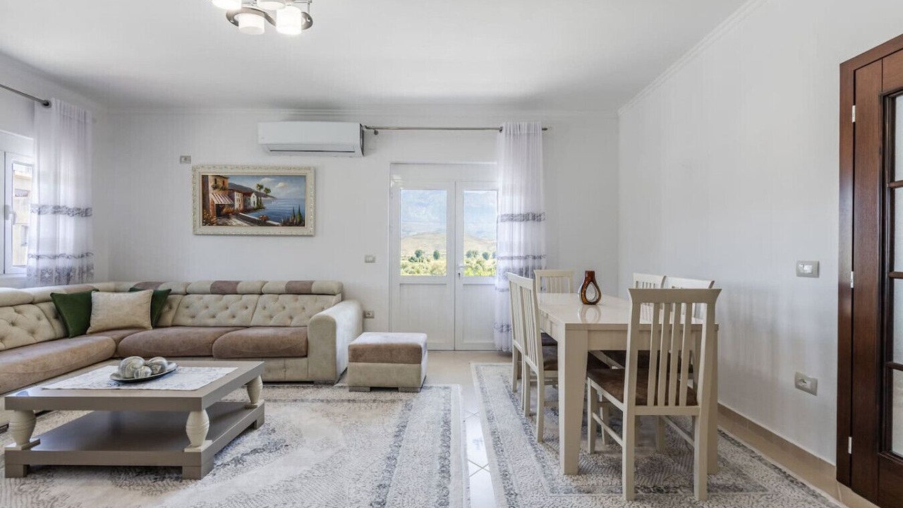 Photo of Livingroom in Lazarat