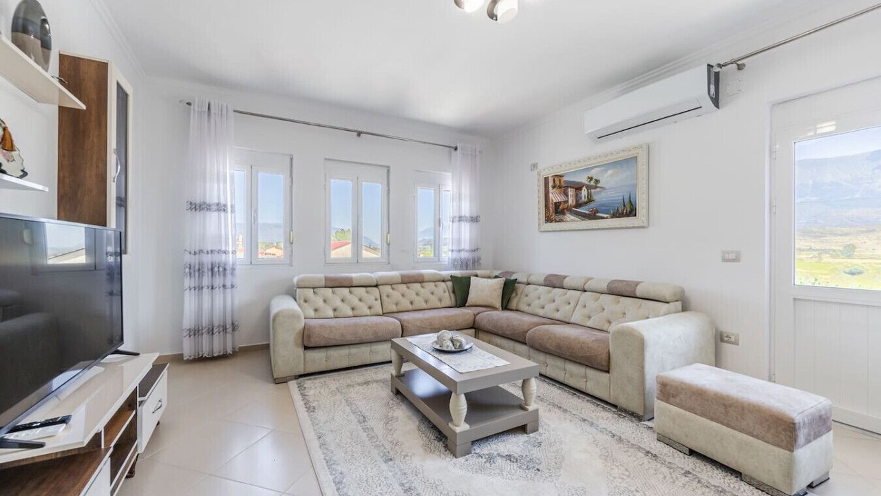 Photo of Livingroom in Lazarat