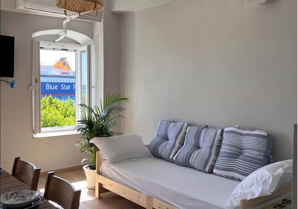Photo of Livingroom in Ermoupoli