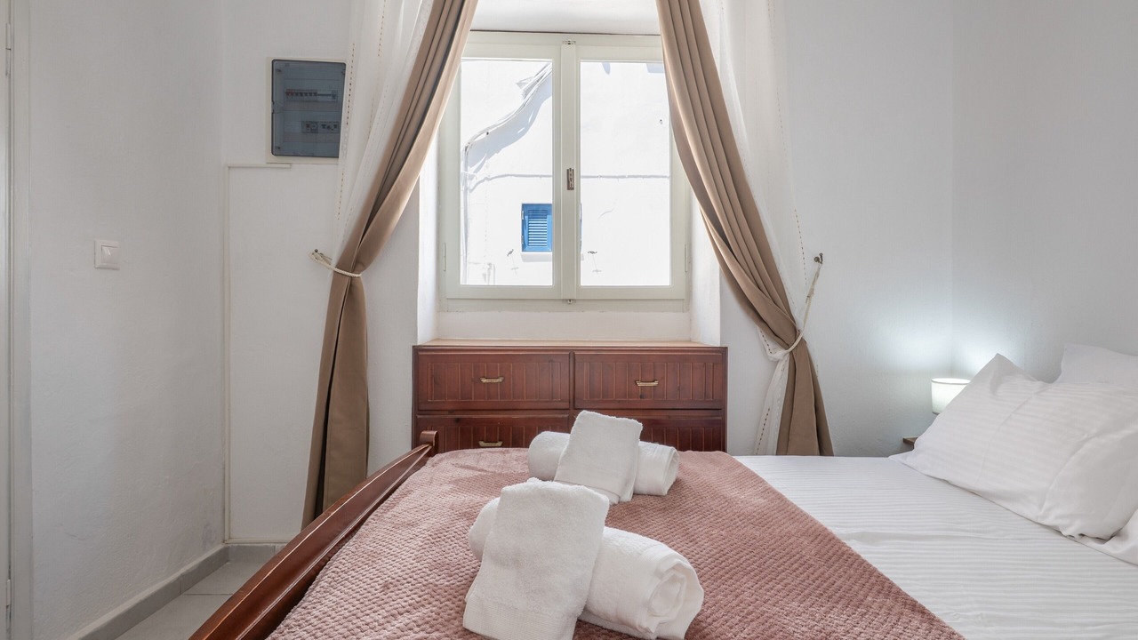 Photo of Bedroom in Mirtos