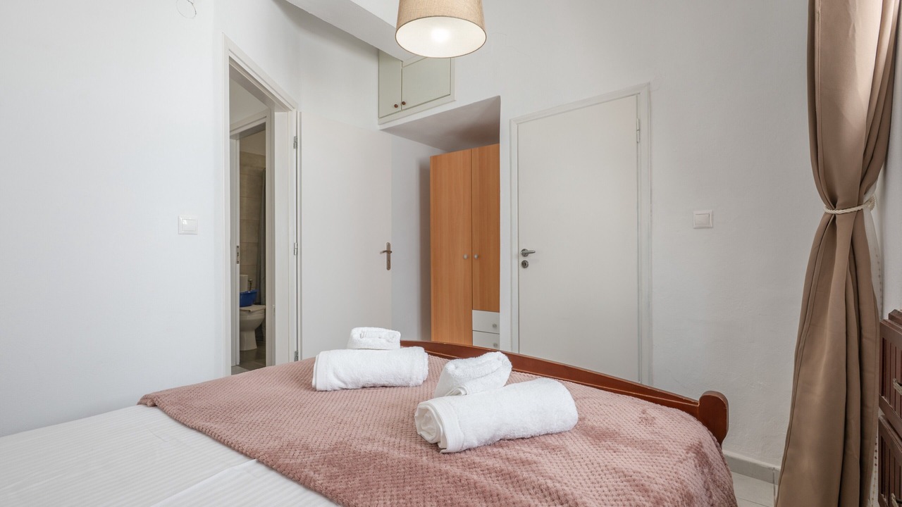 Photo of Bedroom in Mirtos