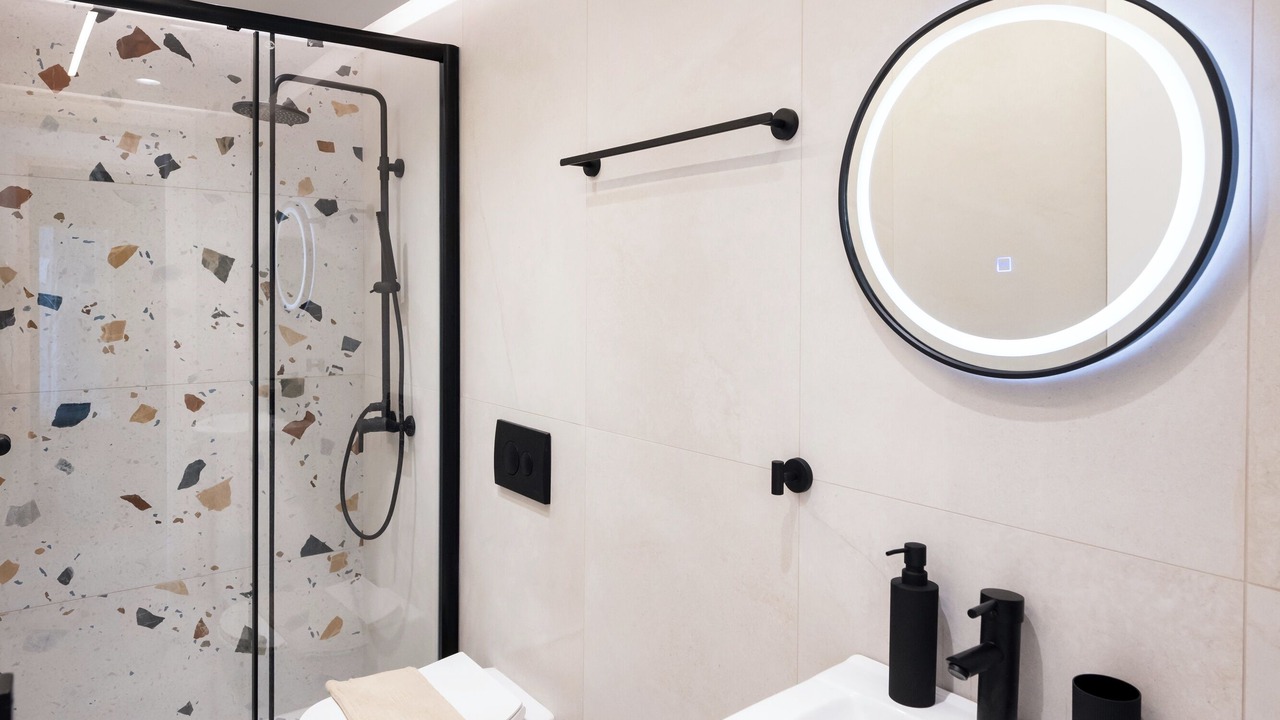 Photo of Bathroom in Perigiali