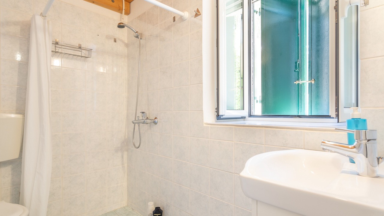 Photo of Bathroom in Marantochori