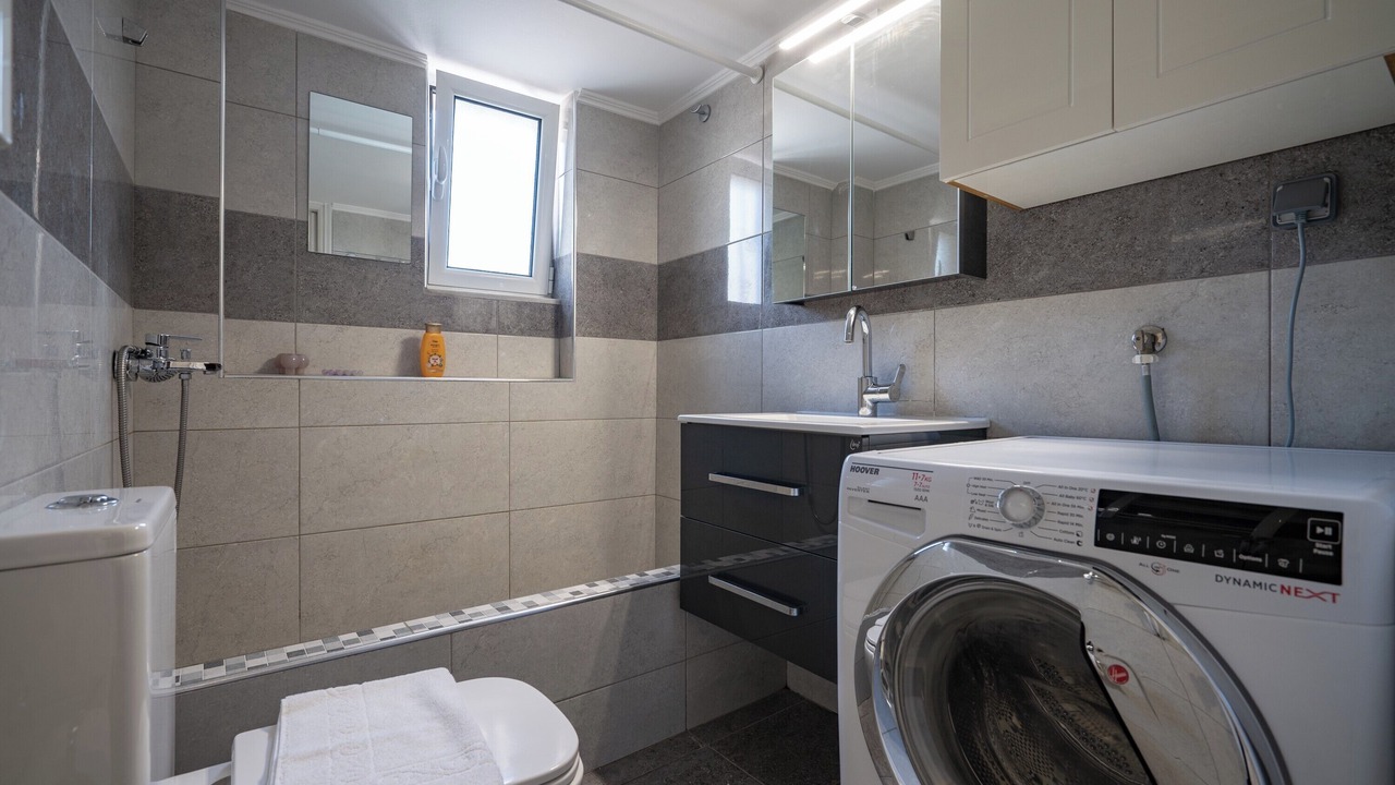 Photo of Bathroom in Kerameikos