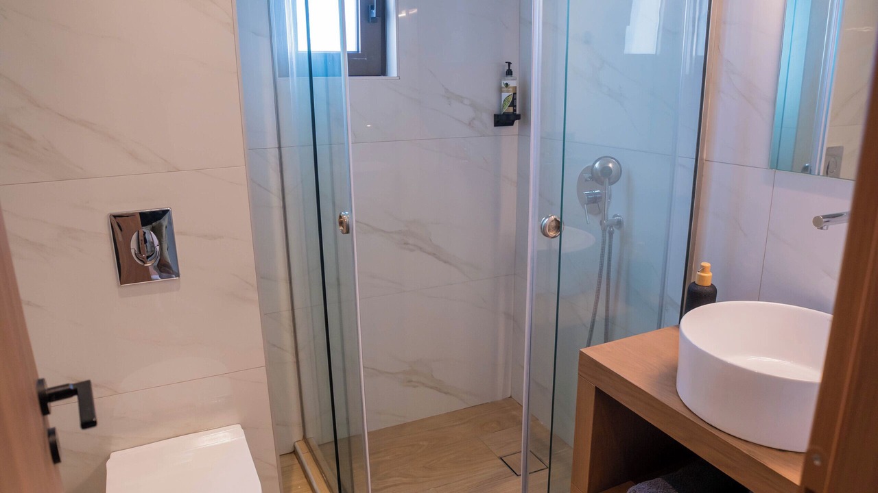 Photo of Bathroom in Mikro Metchi