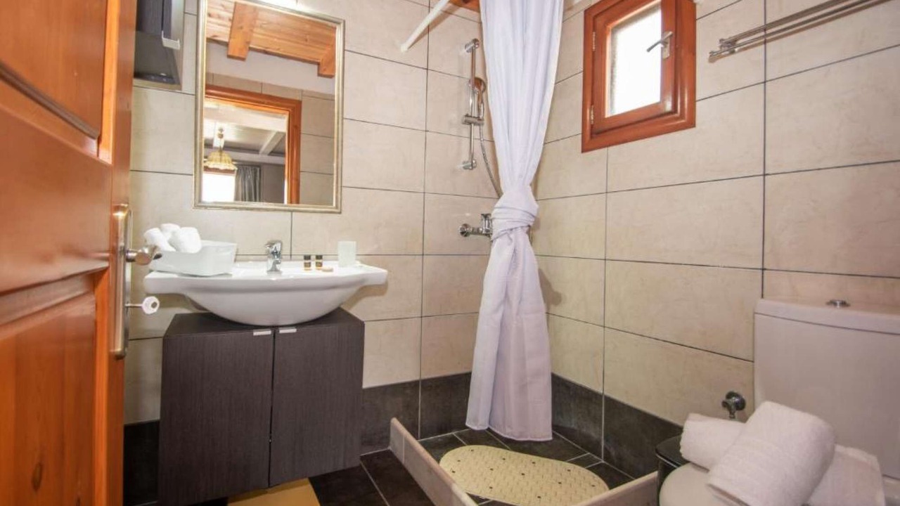 Photo of Bathroom in Elation