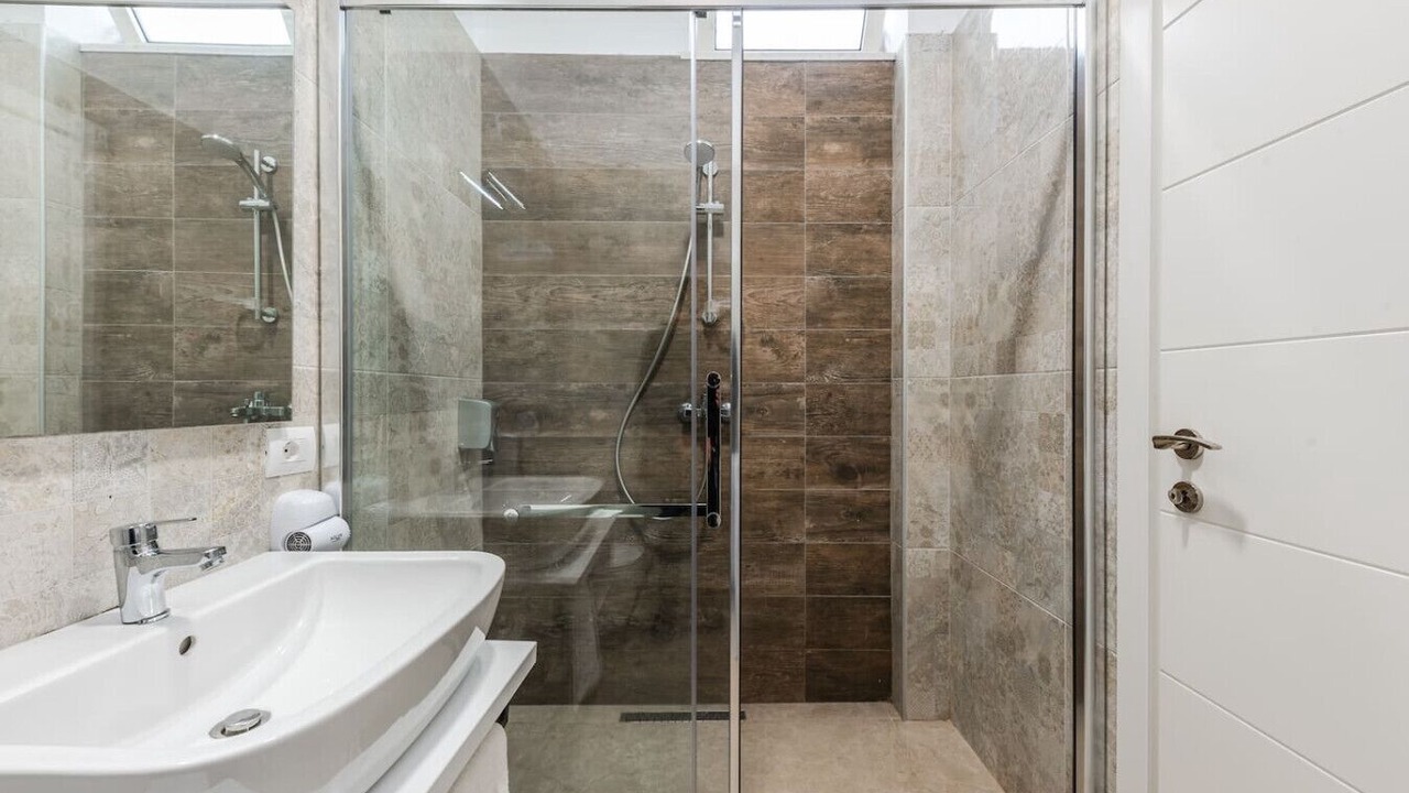 Photo of Bathroom in Qerek