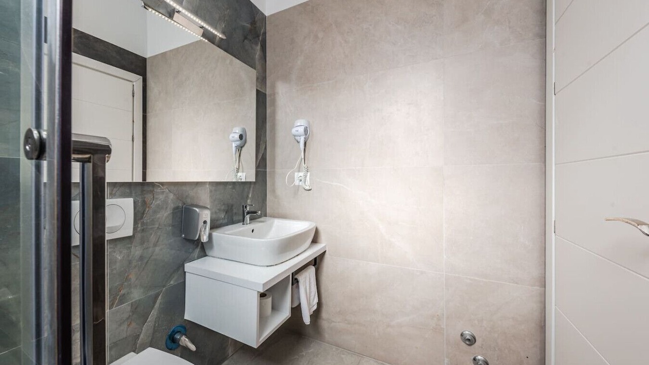 Photo of Bathroom in Qerek