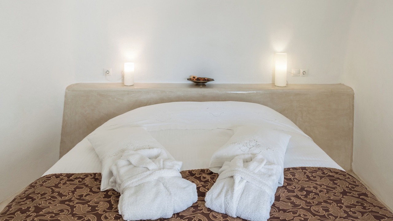 Photo of Bedroom in Oia