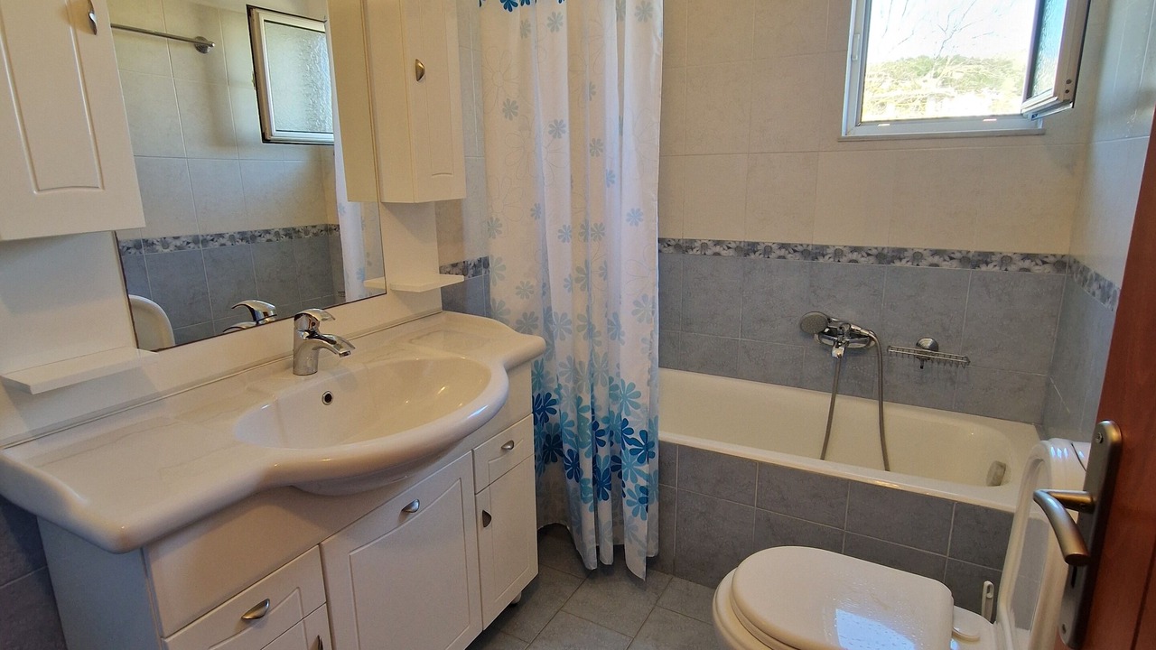 Photo of Bathroom in Aliko