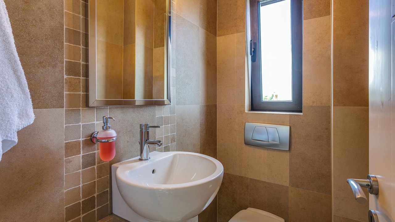 Photo of Bathroom in Kato Stalos