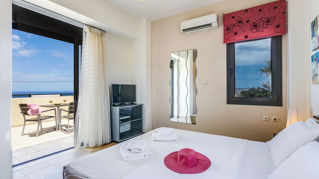 Photo of Bedroom in Kato Stalos