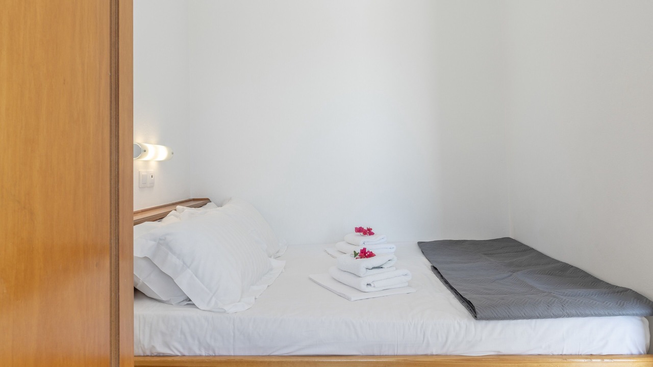 Photo of Bedroom in Ios Town