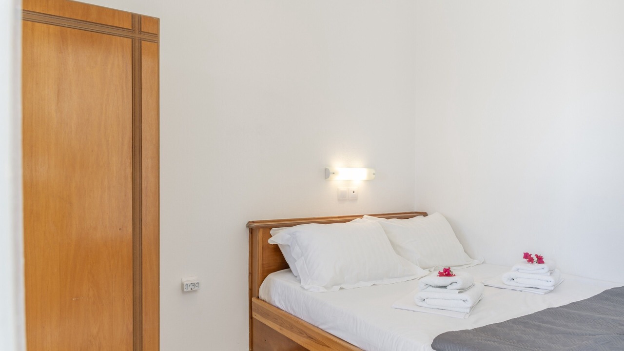 Photo of Bedroom in Ios Town