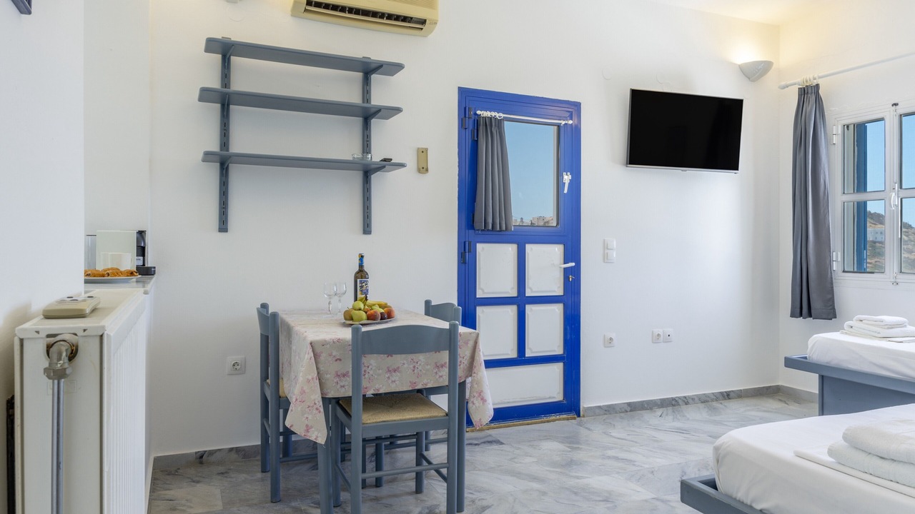 Photo of Bedroom in Ios Town