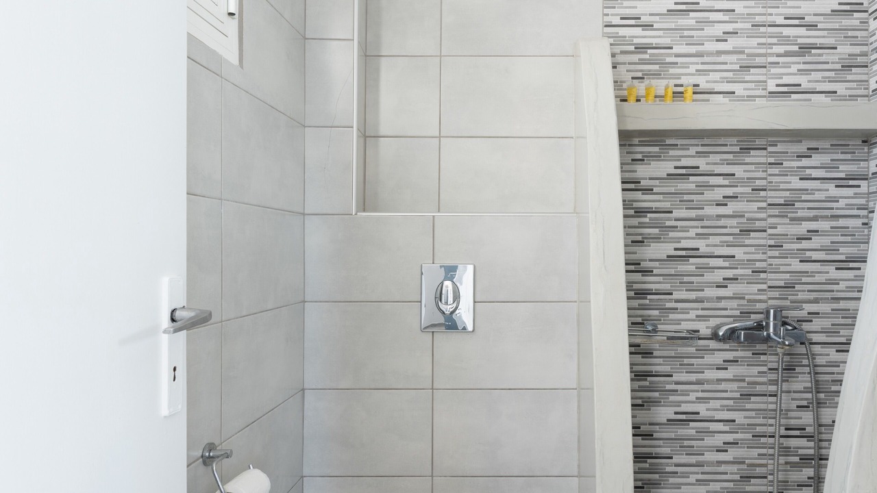 Photo of Bathroom in Ios Town