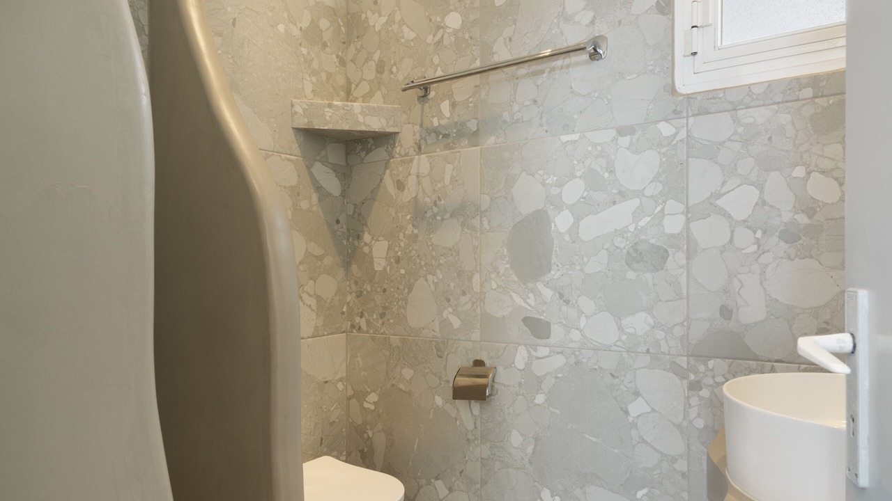 Photo of Bathroom in Ios