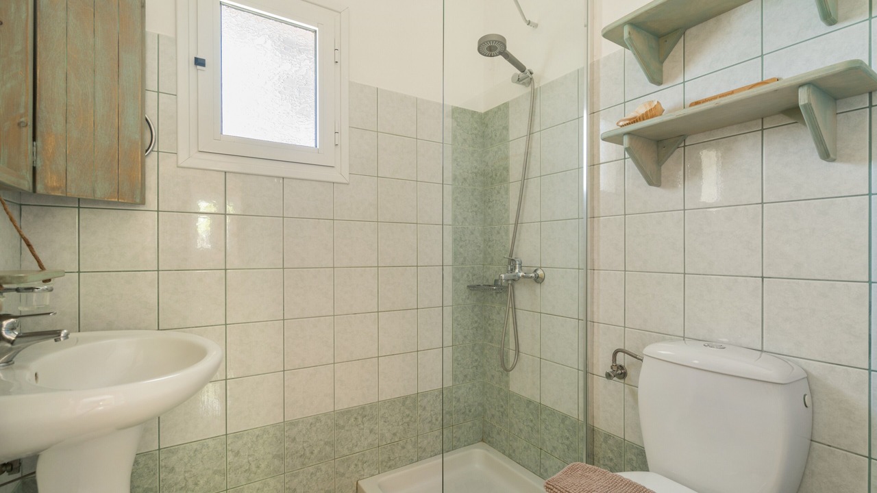 Photo of Bathroom in Leivathos