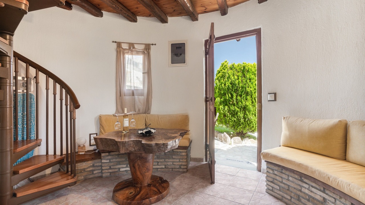 Photo of Livingroom in Karavados
