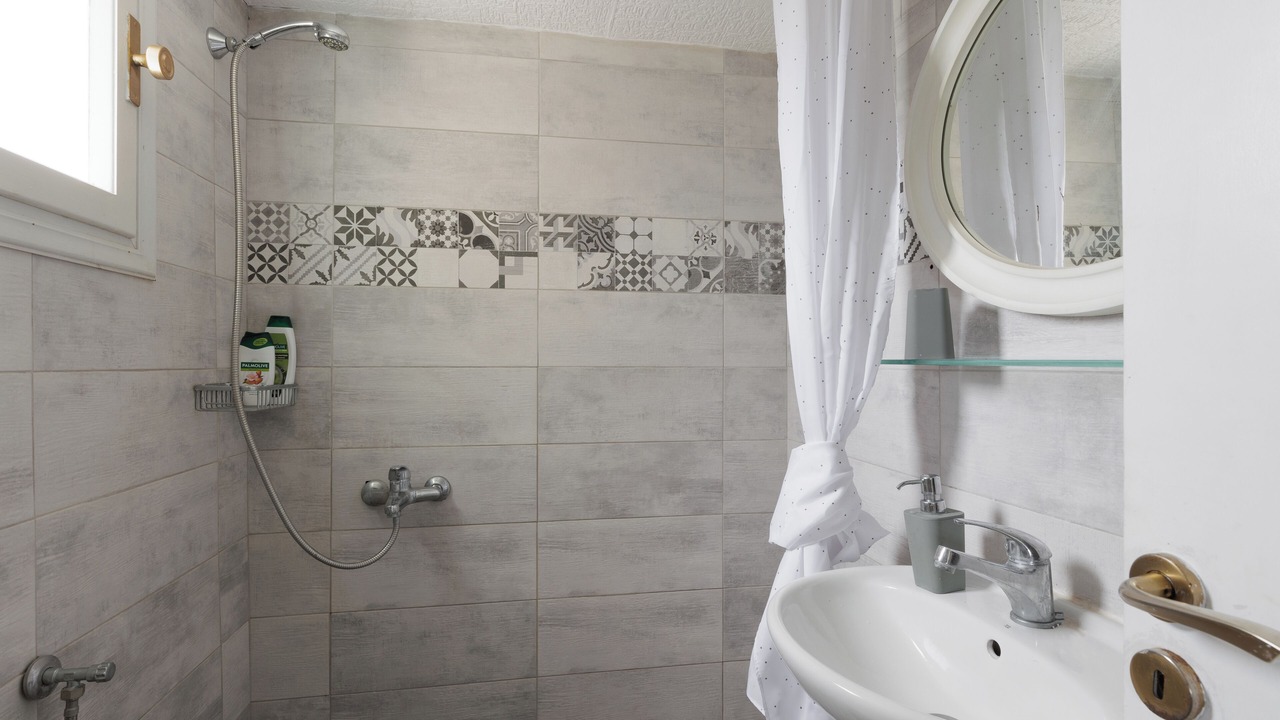 Photo of Bathroom in Ipsos
