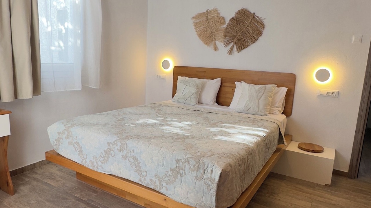 Photo of Bedroom in Ornos